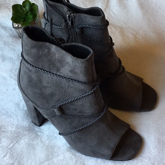 Rialto Shoes - 💥SOLD!Rialto Milan Suede Peep toe Booties